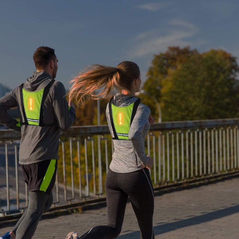 Gilet di Sicurezza LED con Tel - Cycling Visibility Gear recensione e prezzo