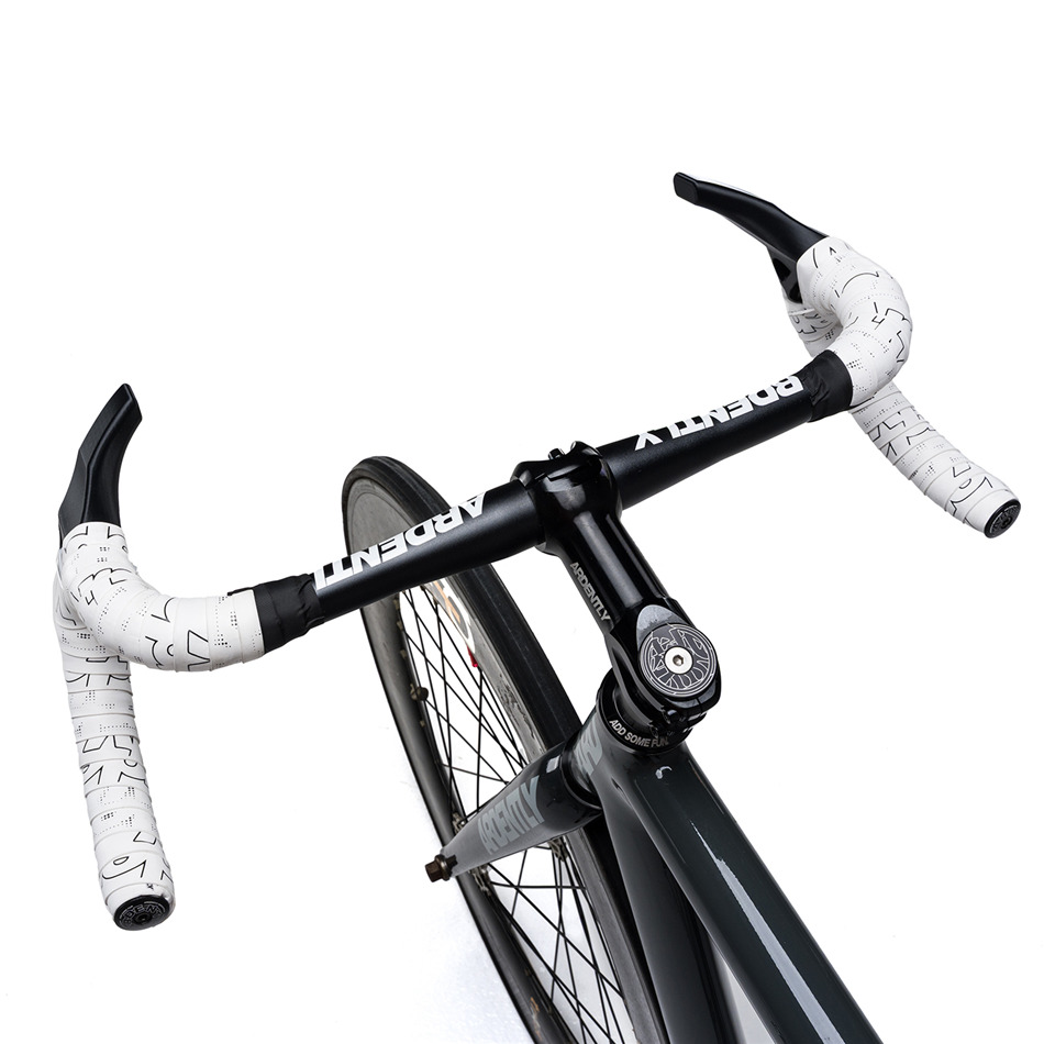 1 Paio di Manubri Ergonomici A - Cycling Gear Brands recensione e prezzo