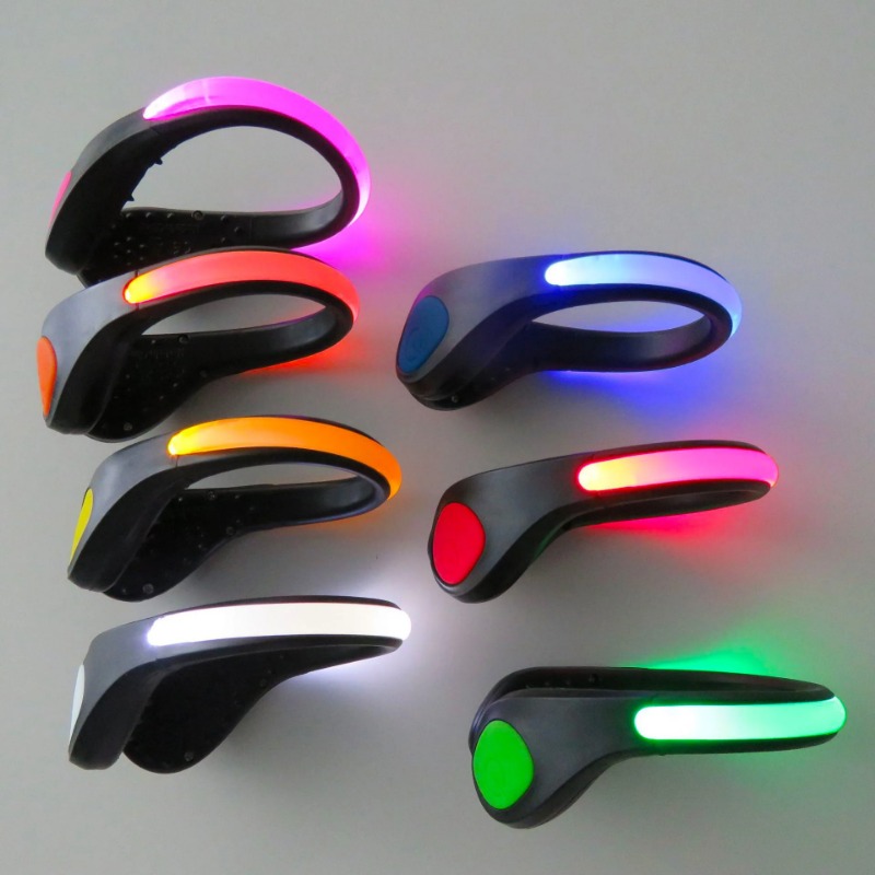 Nuova Luce a Clip per Scarpe L - Cycling Gear And Equipment recensione e prezzo